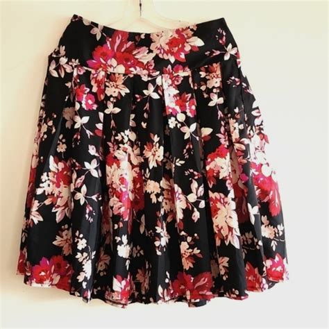 Roz Ali Skirts Roz Ali Pink Floral Pleated Skirt With Black