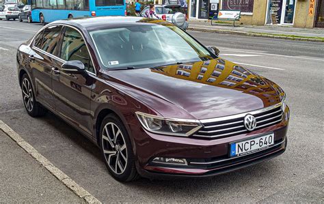 Diesen Vw Passat B8 In Crimson Red Metallic Habe Ich In April 2021 Fotografiert Fahrzeugbilder De