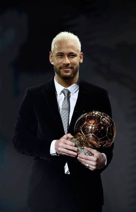 Neymar Ganhando Bola De Ouro Em 2024 Bola De Ouro Neymar Chuteira Do Neymar