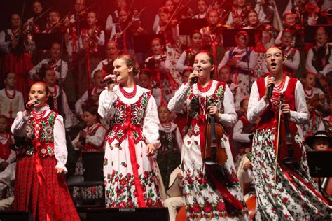 Kalwaria Zebrzydowska Tysi Cy Ludzi Na Koncercie Ma Ej Armii