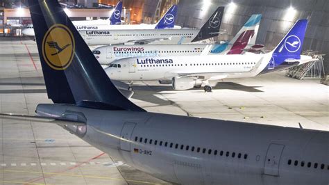 Hunderte Lufthansa Fl Ge Fallen Wegen Warnstreik Aus Web De