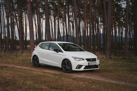 TEST Seat Ibiza FR Black Limited 1 0 TSi 95k čiernobiela no