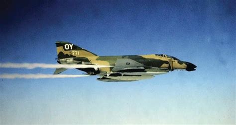 Volando El F 4 Phantom En Vietnam