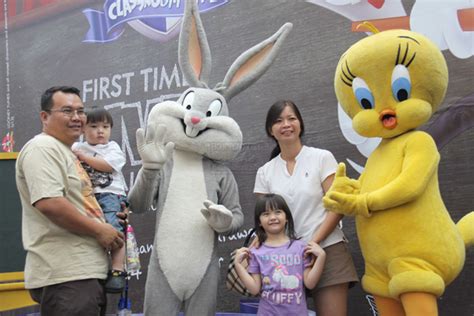 Bugs Bunny And Tweety Bird In Miri To Greet Fans