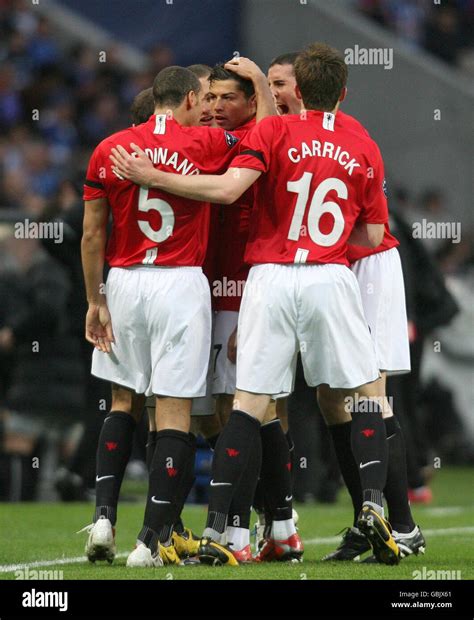 Manchester United S Cristiano Ronaldo Celebrates His Goal With Team