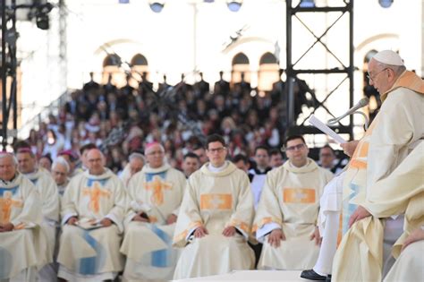 Papa Francesco In Ungheria E Triste Vedere Le Porte Chiuse Ai