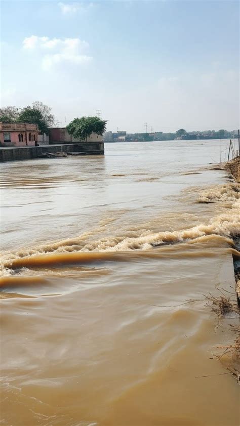 हिंडन में आई बाढ़ तो डूब जाएगा नोएडा और गाजियाबाद ऐसा होगा तबाही का मंजर