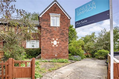 King Edward Avenue Horsforth Leeds 3 Bed Semi Detached House £