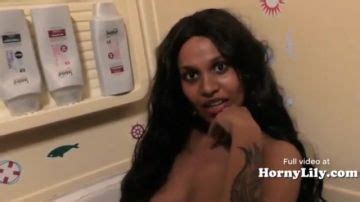 Busty Natural Indian Babe Flaunting It PORNDROIDS