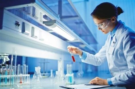 Qu Es La Biotecnolog A Salidas Laborales Sueldos Y Cursos