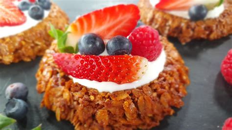 Rezept Granola Törtchen mit Joghurt und frischen Beeren hr fernsehen