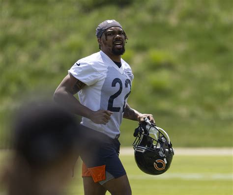 Photos Chicago Bears Return To Halas Hall For Otas Chicago Tribune