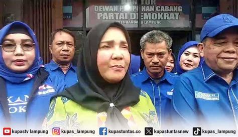 Kupas Tuntas Eva Dwiana Ambil Formulir Calon Walikota Bandar Lampung