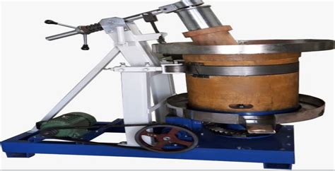 Cold Press Wooden Oil Expeller Capacity Upto Ton Day At Rs