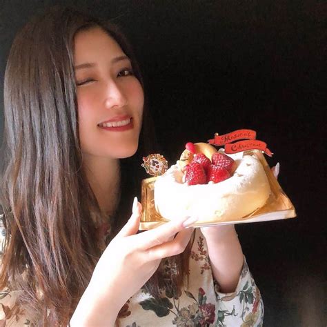 松丘雪那さんのインスタグラム写真 松丘雪那instagram「 ケーキっ！ Model Me Sexy