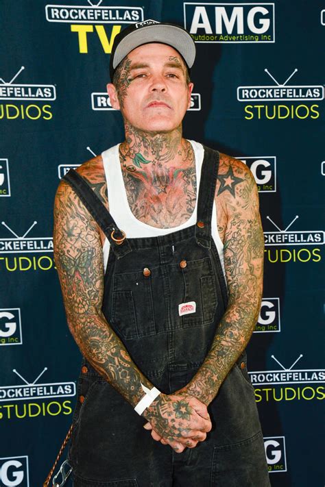 Crazy Town lead singer, 'Celebrity Rehab' star Shifty Shellshock dies at 49