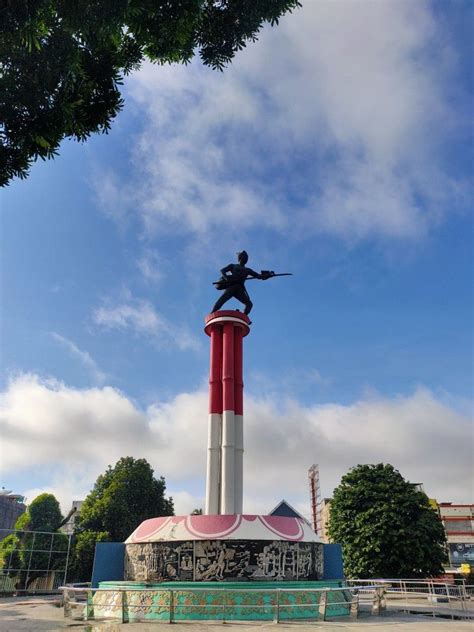 Patung Tugu Juang Jambi Patung Sejarah Seni Pejuang