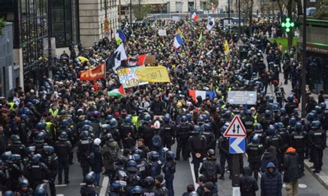 Le Retour Des Gilets Jaunes Le Club