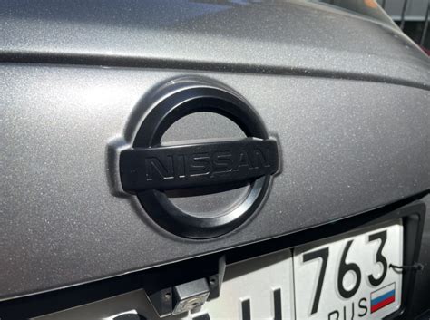 Покрас значков в черный цвет — Nissan Juke (1G), 1,6 л, 2014 года ...