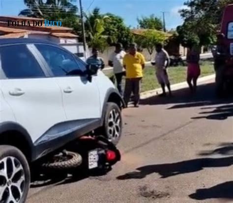 Araguatins Carro E Moto Se Envolvem Em Batida No Cruzamento Da Castelo