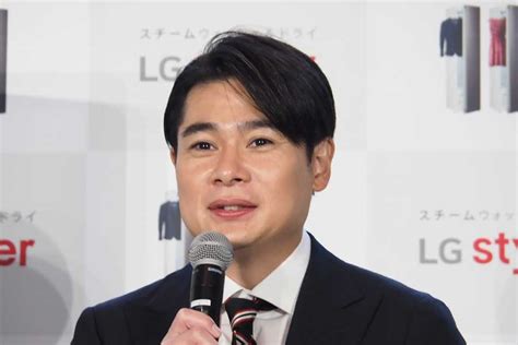 ノブコブ吉村、父親とのツーショット写真公開に「イケメン親子」「仲良いですね」の声 Encount