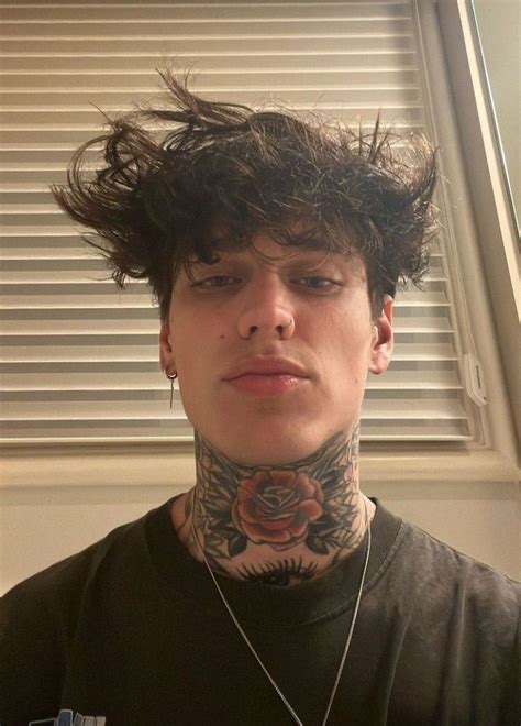 Pin By Nia Williams On Aaron Hot Emo Guys Gorgeous Men Tony