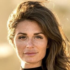 Faith Goldy - Age, Family, Bio | Famous Birthdays