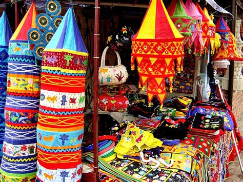 Handicraft Shopping at Dilli Haat in New Delhi