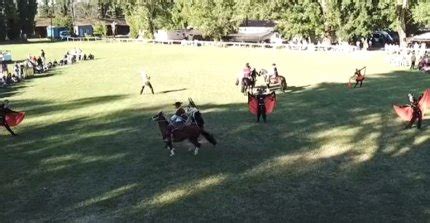 Escuadra Palmas de Peñaflor comenzó a ensayar sus coreografías para una