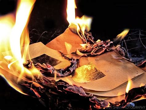 Qingming Festival Burning Paper Ts For The Dearly Departed Burnt