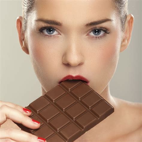 30 Women Who Are In An Intimate Relationship With Chocolate Huffpost Life