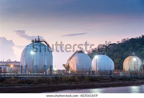 2,966 Lng Production Plant Images, Stock Photos, 3D objects, & Vectors | Shutterstock