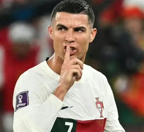 反转，桑托斯赛前突爆内幕！c罗再受指责球迷：cr7羡慕梅西待遇c罗桑托斯梅西新浪新闻