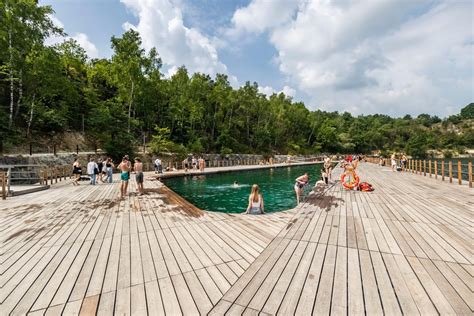 Nowe K Pielisko Zakrz Wek W Krakowie Z P Ywaj Cymi Basenami Nowiny