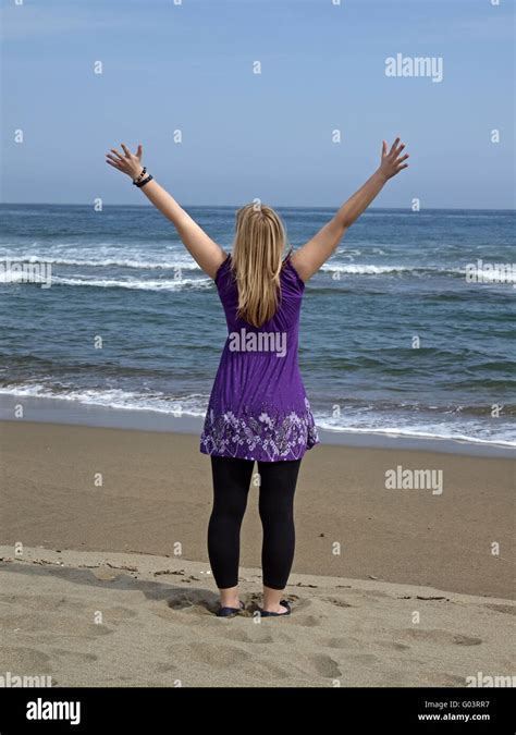 Blonde Behaarte Deutsche Dame Fotos Und Bildmaterial In Hoher