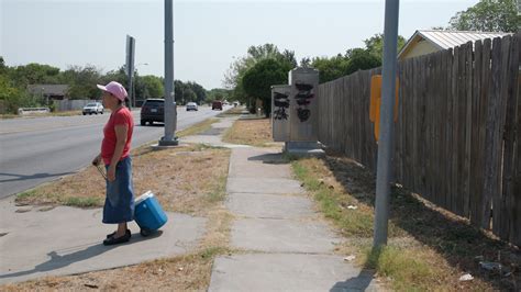 Dove Springs Residents Left Out In The Heat Austin Vida