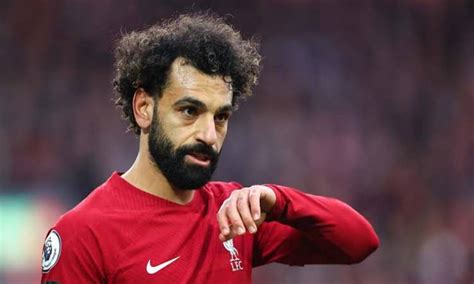 محمد صلاح يستجم على البحر رفقة ابنته كيان مبتدا