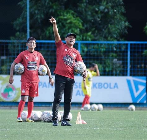 Laga Persebaya Surabaya Vs Arema FC Ditunda Begini Respon Pelatih Putu