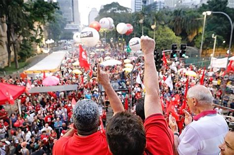 Ato 1º de Maio em São Paulo é marcado por protestos e união Geral