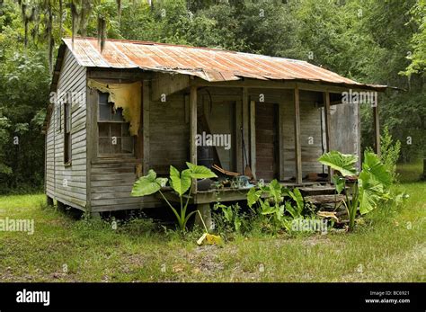 Old Abandoned Farm House In Rural North Florida Stock Photo Alamy