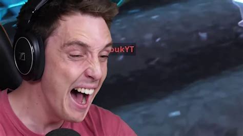 Lazarbeam Wrecking It Up In Fortnite With The Sword Youtube