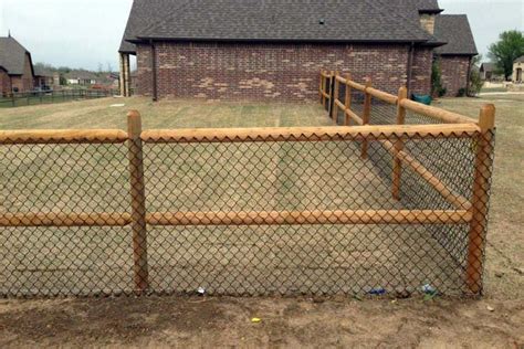 Build A Wood And Chain Link Fence Beauty Strength Visibility