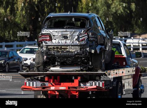 Los Angeles Usa 23rd Feb 2021 The Genesis Gv80 Suv On A Flatbed Tow