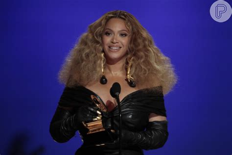 Foto Beyoncé No Grammy 2021 A Cantora Fez Discurso Emocionante Ao Se Tornar A Artista Feminina