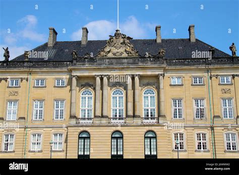 amalienborg palace Stock Photo - Alamy