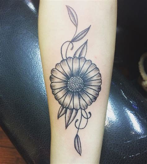 85 Best Daisy Flower Tattoo Designs And Meaning 2019