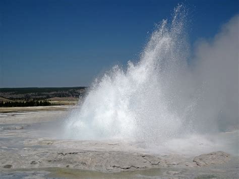 Fountain Geyser Eruption 1207 1235 Pm 2 August 2016 1 Flickr