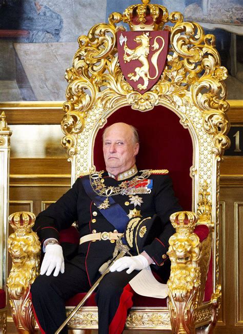 King Harald V sitting in the Norwegian throne during the opening of ...