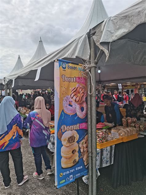 Gerai Jualan Sempena Karnival Keusahawanan SMK Tun Habab