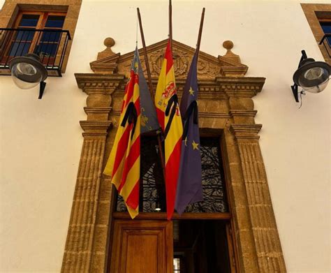 Banderas a media asta en el ayuntamiento de Xàbia por el incendio de